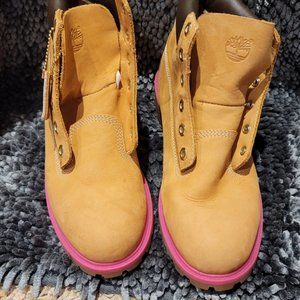 GREAT PAIR OF TIMBERLAND'S  7